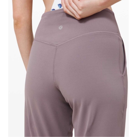 Lululemon Align Joggers 🍁 - Picture 8 of 9